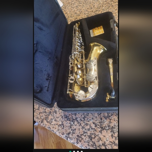 Yamaha Advantage Alto Saxophone - Picture 1 of 4